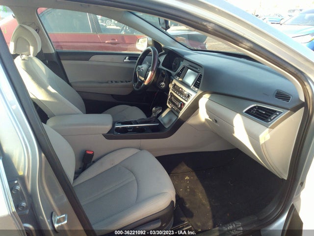 2016 HYUNDAI SONATA 2.4L SE VIN: 5NPE24AF5GH300379
