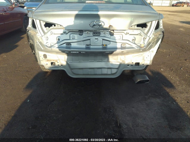 2016 HYUNDAI SONATA 2.4L SE VIN: 5NPE24AF5GH300379