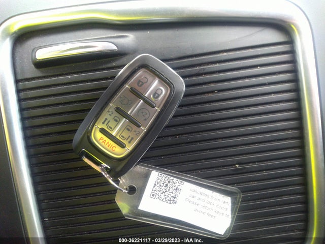 2021 Chrysler Pacifica Hybrid, VIN: 2C4RC1L74MR581396
