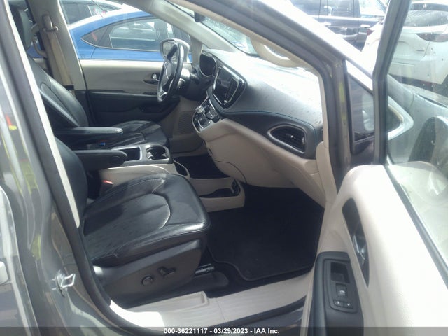 2021 Chrysler Pacifica Hybrid, VIN: 2C4RC1L74MR581396