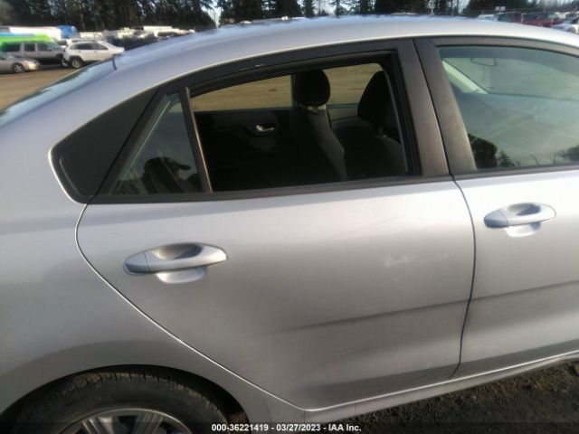 3KPA24AD6ME367392 KIA RIO S