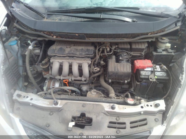 2013 HONDA FIT VIN: JHMGE8H33DC054294