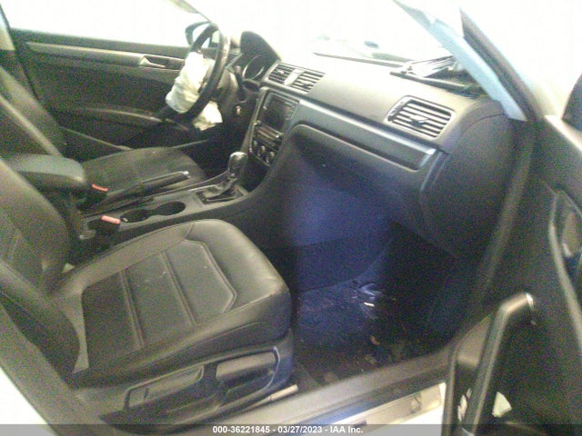 1VWDT7A39HC019292 Volkswagen Passat R-line W/comfort Pkg