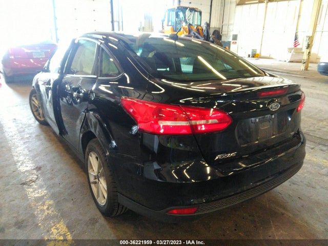 Ford FOCUS SE 2017 1FADP3F27HL230769 Image 3