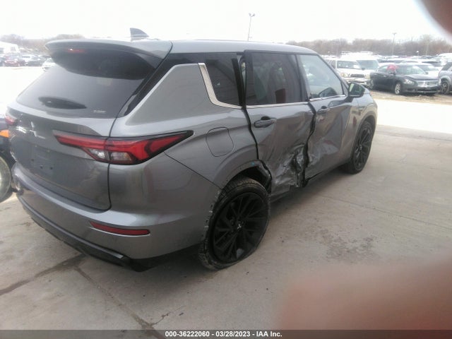 JA4J4UA83NZ092352 Mitsubishi Outlander Se