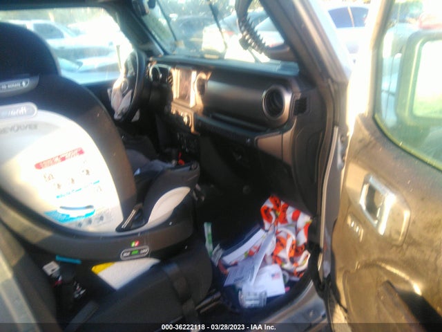 1C4HJXDM1MW665000 Jeep Wrangler Unlimited Sport S