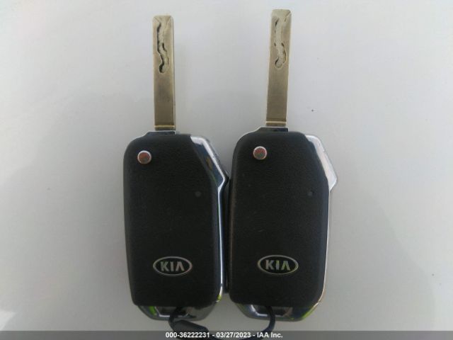 KNDJ23AU8L7028111 KIA SOUL S