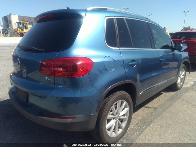 WVGRV7AX3HK003399 Volkswagen Tiguan Wolfsburg Edition