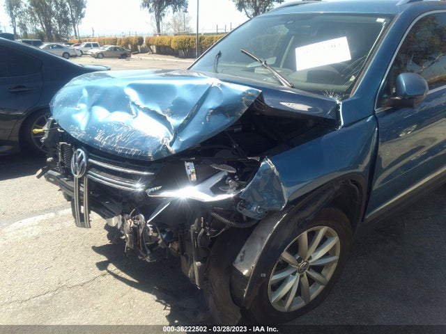 WVGRV7AX3HK003399 Volkswagen Tiguan Wolfsburg Edition