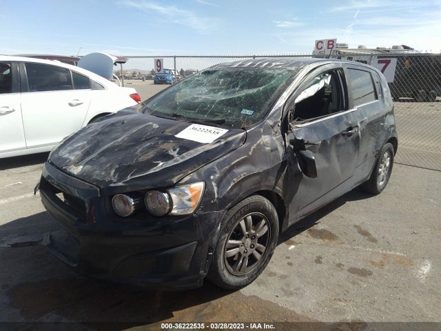 Chevrolet SONIC LT 2015 1G1JC6SH9F4147199 Image 2