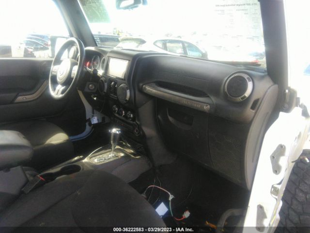 1C4BJWDG2GL101789 Jeep Wrangler Unlimited Sport