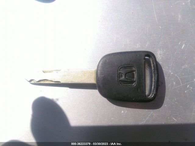 2003 HONDA PILOT EX VIN: 2HKYF18503H515630