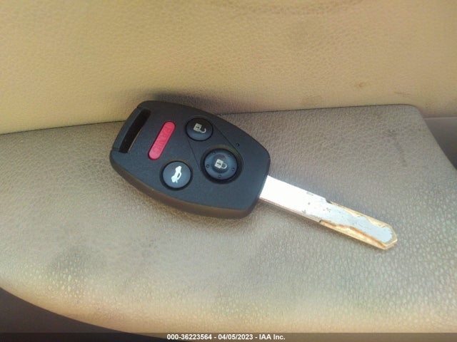 2011 HONDA CIVIC CPE LX VIN: 2HGFG1B62BH507902