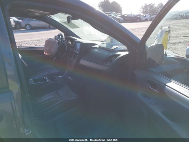 2C4RDGEG0KR641152 Dodge Grand Caravan Gt