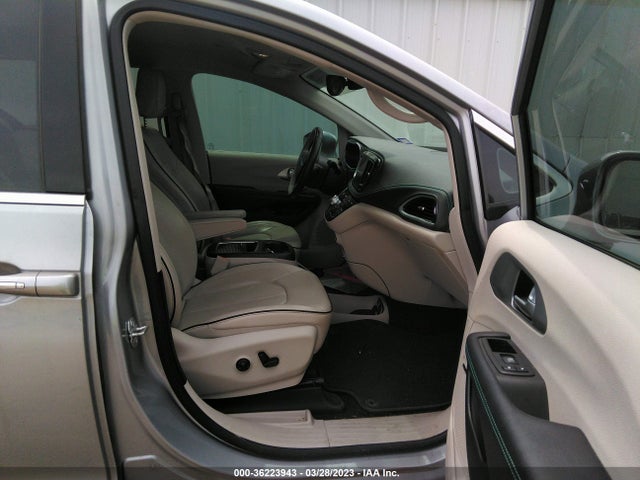 2018 Chrysler Pacifica Hybrid, VIN: 2C4RC1N71JR158316