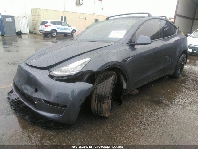 Tesla Model Y Long Range 2021 5YJYGDEE3MF214899 Image 2