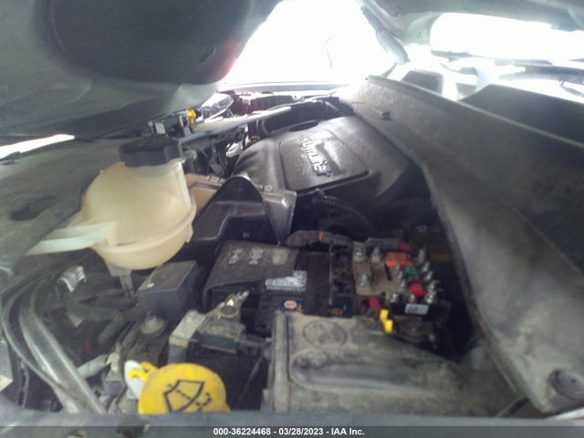 3C4NJDBB7JT470202 Jeep Compass Latitude