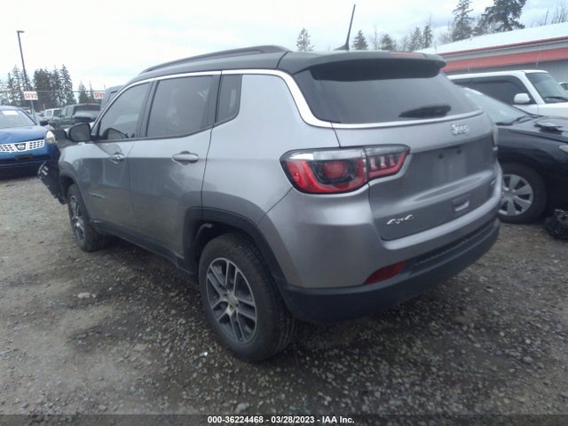 3C4NJDBB7JT470202 Jeep Compass Latitude