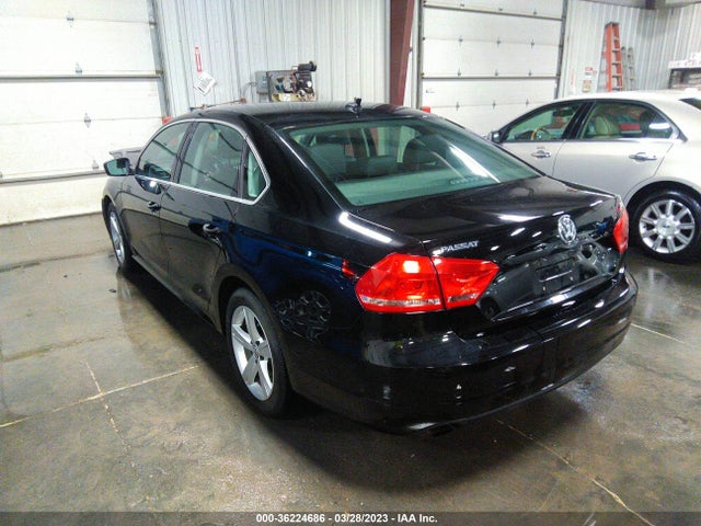 1VWAS7A31FC105652 Volkswagen Passat 1.8t Limited Edition