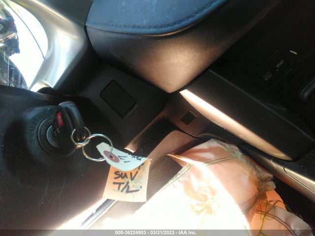 Toyota RAV4 LE 2017 JTMZFREV3HJ710689 Image 11