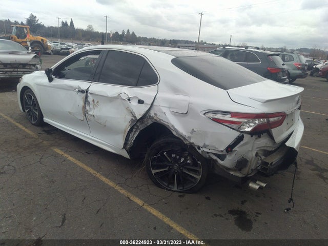 Toyota CAMRY XSE 2018 4T1B61HK2JU124599 Image 4
