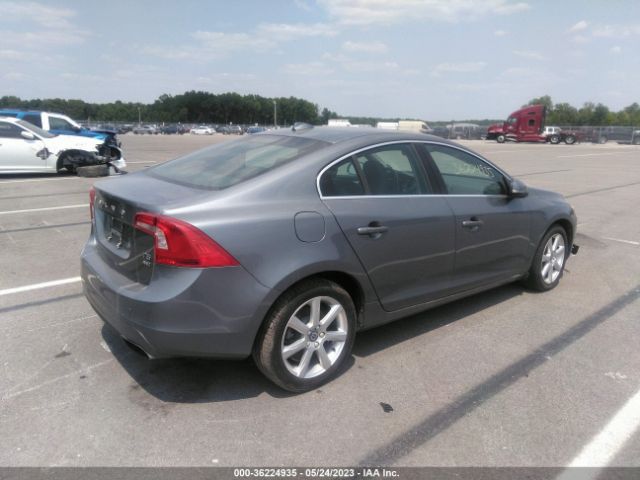 YV1612TK4G2394353 Volvo S60 T5 Premier