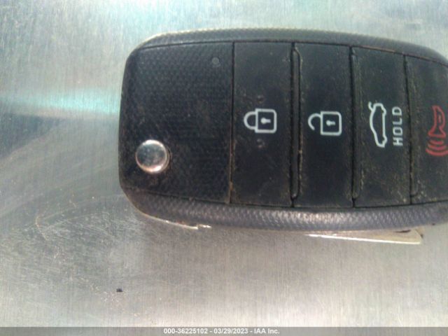 5XXGT4L36GG117299 KIA Optima Lx