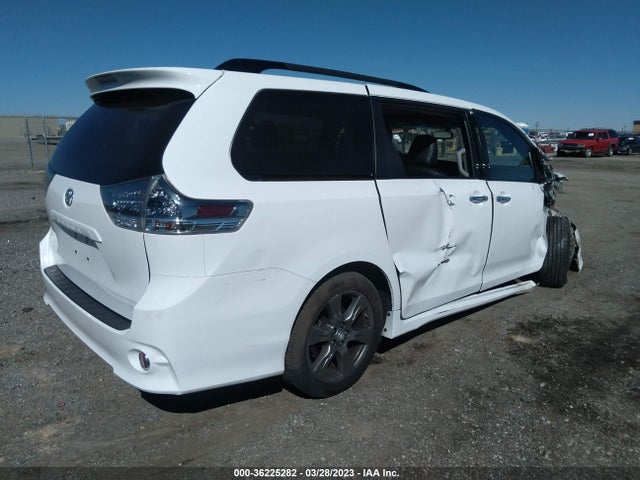 Toyota SIENNA SE 2017 5TDXZ3DC6HS856020 Image 4