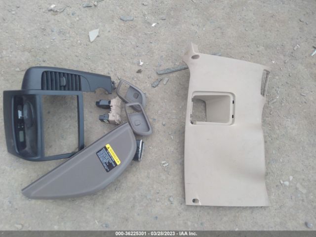 KNDMG4C74E6554627 KIA SEDONA LX