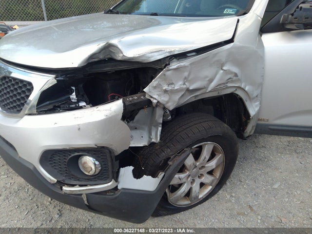 2012 KIA SORENTO LX VIN: 5XYKTDA65CG289028