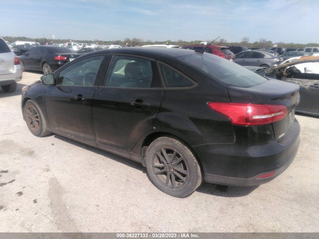 Ford FOCUS SE 2017 1FADP3F22HL270791 Image 4