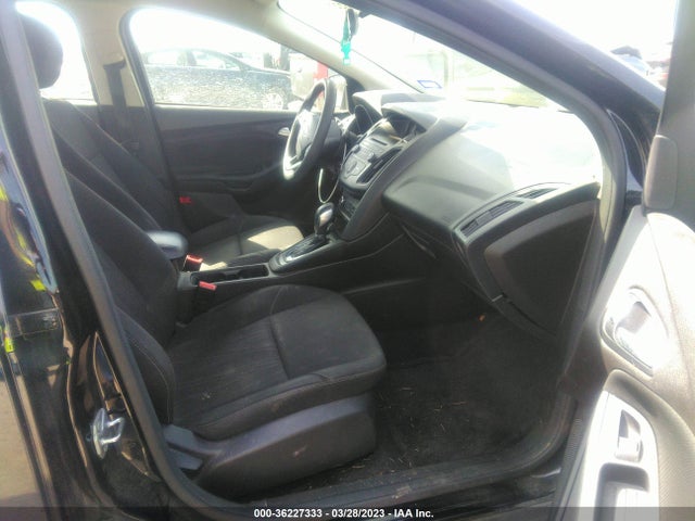 Ford FOCUS SE 2017 1FADP3F22HL270791 Image 6