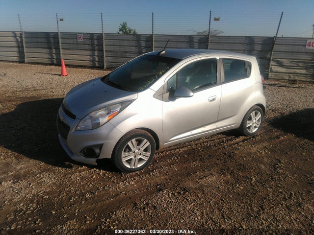 Chevrolet Spark Lt 2015 KL8CD6S98FC733767 Image 2