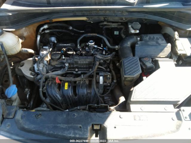 KNDPM3AC6H7064057 KIA Sportage Lx