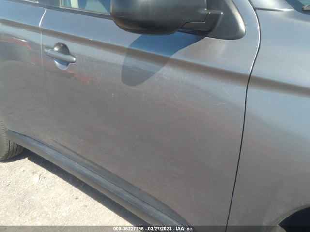 JA4AD2A39EZ011752 Mitsubishi Outlander Es