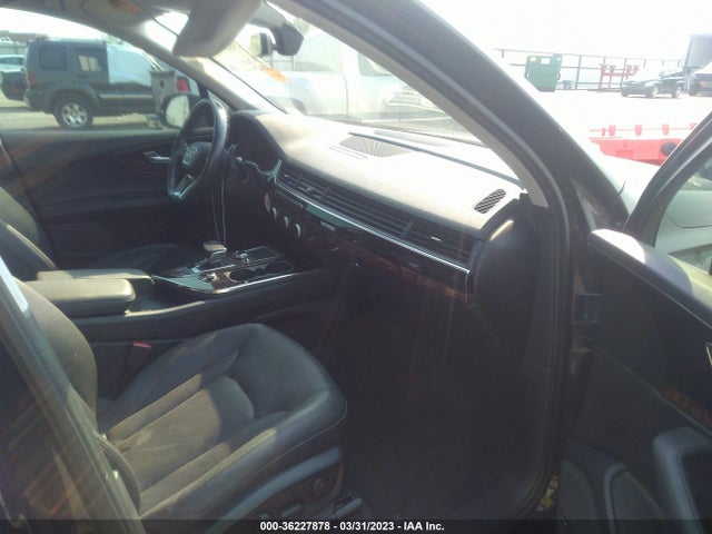 WA1LAAF73JD000678 Audi Q7 Premium Plus
