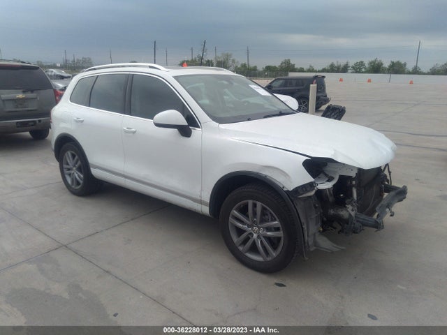 2015 Volkswagen Touareg, VIN: WVGEF9BP1FD002906