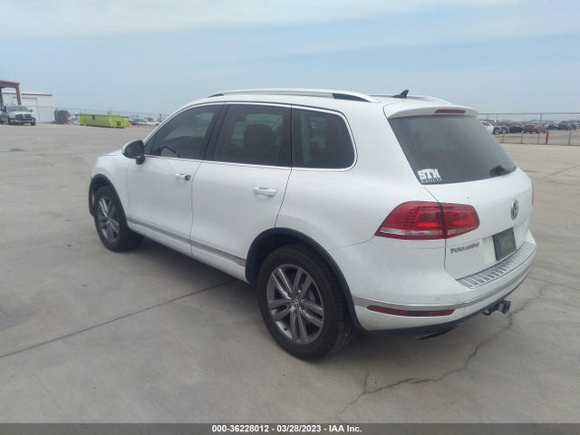 2015 Volkswagen Touareg, VIN: WVGEF9BP1FD002906