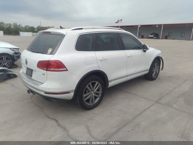 2015 Volkswagen Touareg, VIN: WVGEF9BP1FD002906
