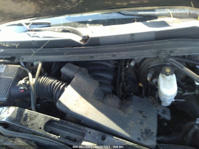 1GKS1GKC0JR318207 GMC Yukon Xl Slt