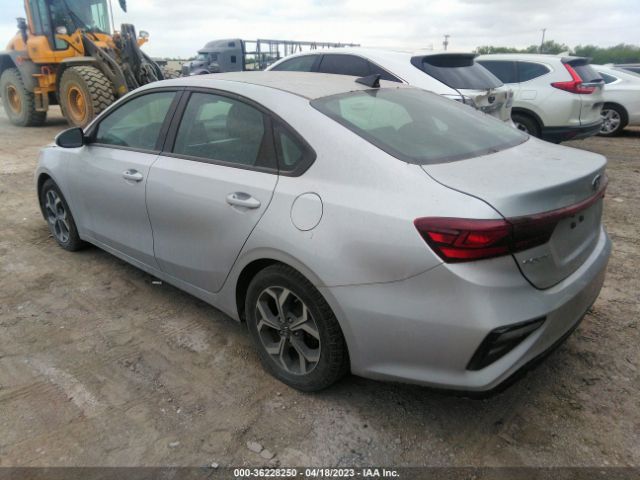3KPF24AD1ME267528 KIA Forte Lxs