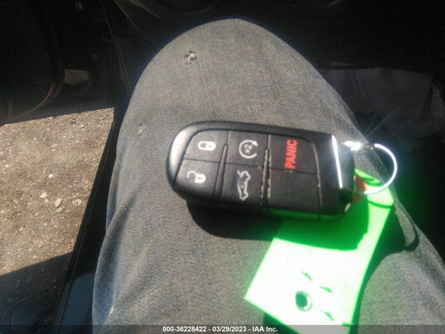 2C3CCARG0EH321523 Chrysler 300
