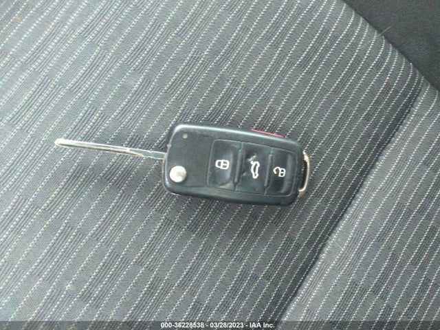 WVGBV3AX2EW617228 Volkswagen TIGUAN S