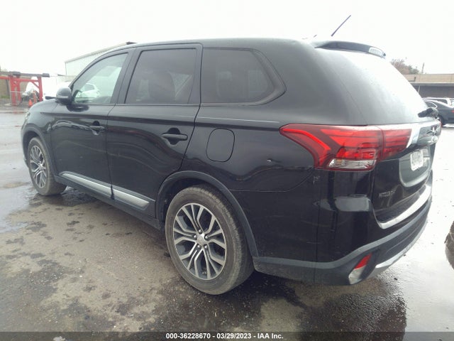 JA4AD3A35GZ015385 Mitsubishi Outlander Se