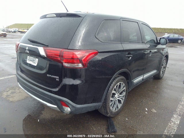 JA4AD3A35GZ015385 Mitsubishi Outlander Se