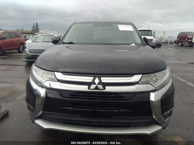 JA4AD3A35GZ015385 Mitsubishi Outlander Se
