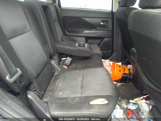 JA4AD3A35GZ015385 Mitsubishi Outlander Se
