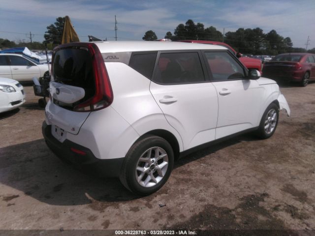 KNDJ23AU3M7748076 KIA SOUL S