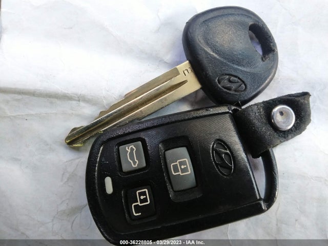2003 HYUNDAI SONATA GLS/LX VIN: KMHWF35H33A894028