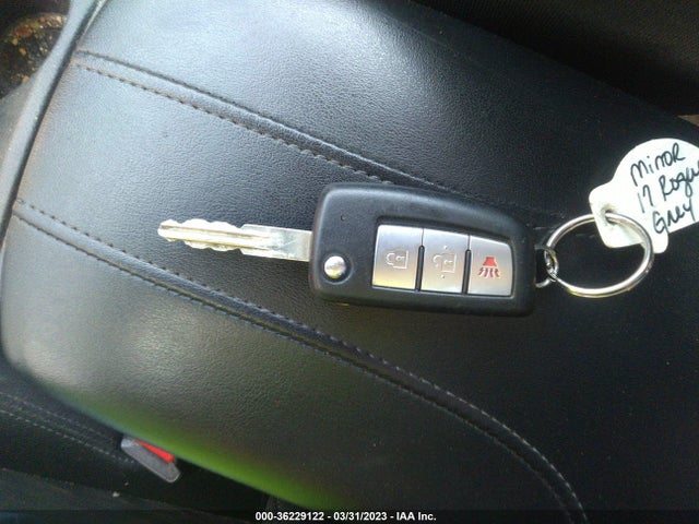 Nissan ROGUE S 2017 KNMAT2MTXHP590027 Image 3